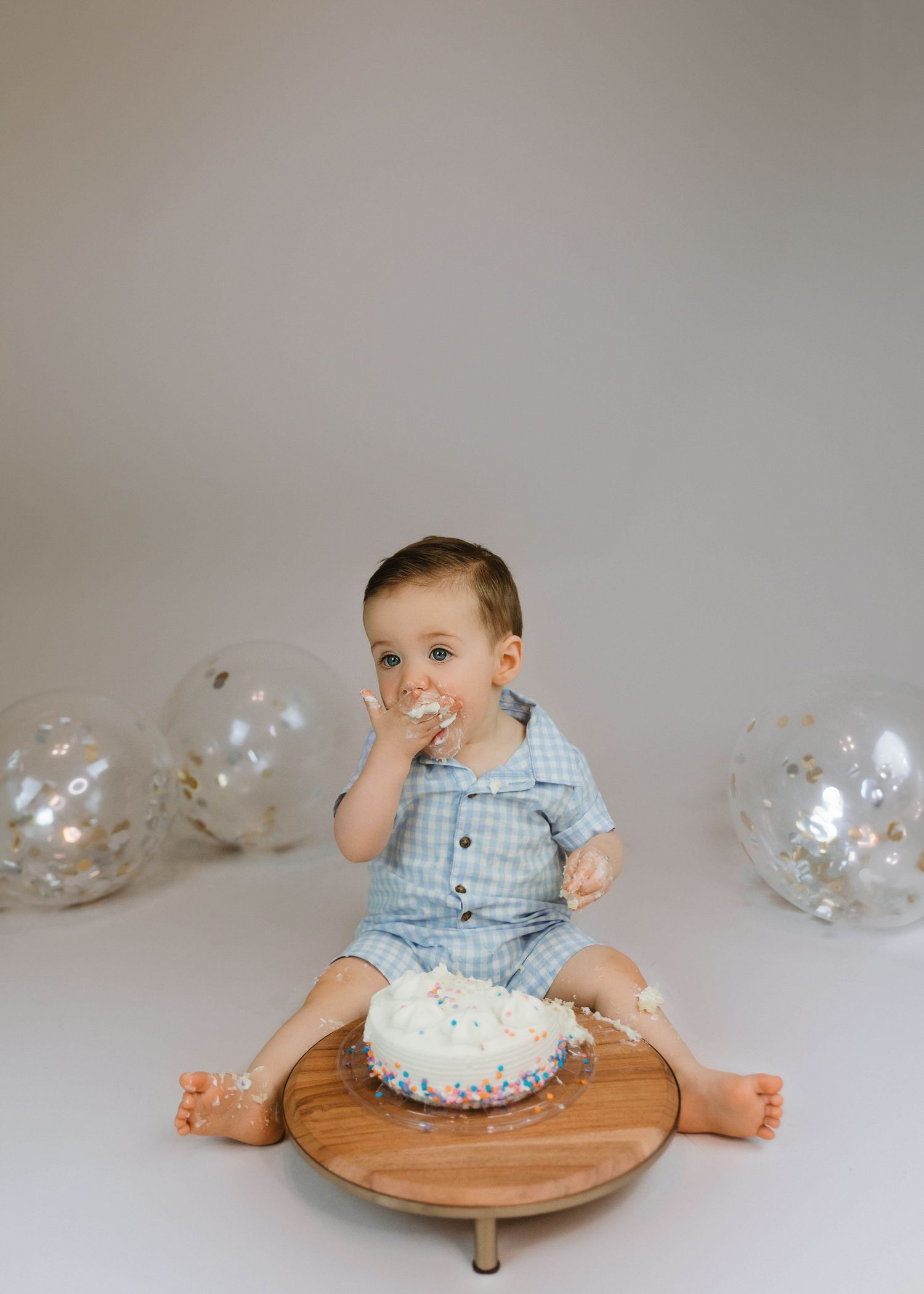 In-studio cake smash session in Central IL