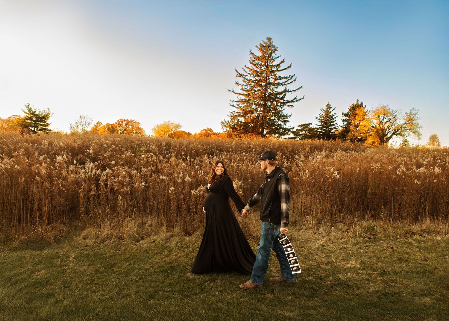 Fall maternity session in Donovan park Peoria Illinois