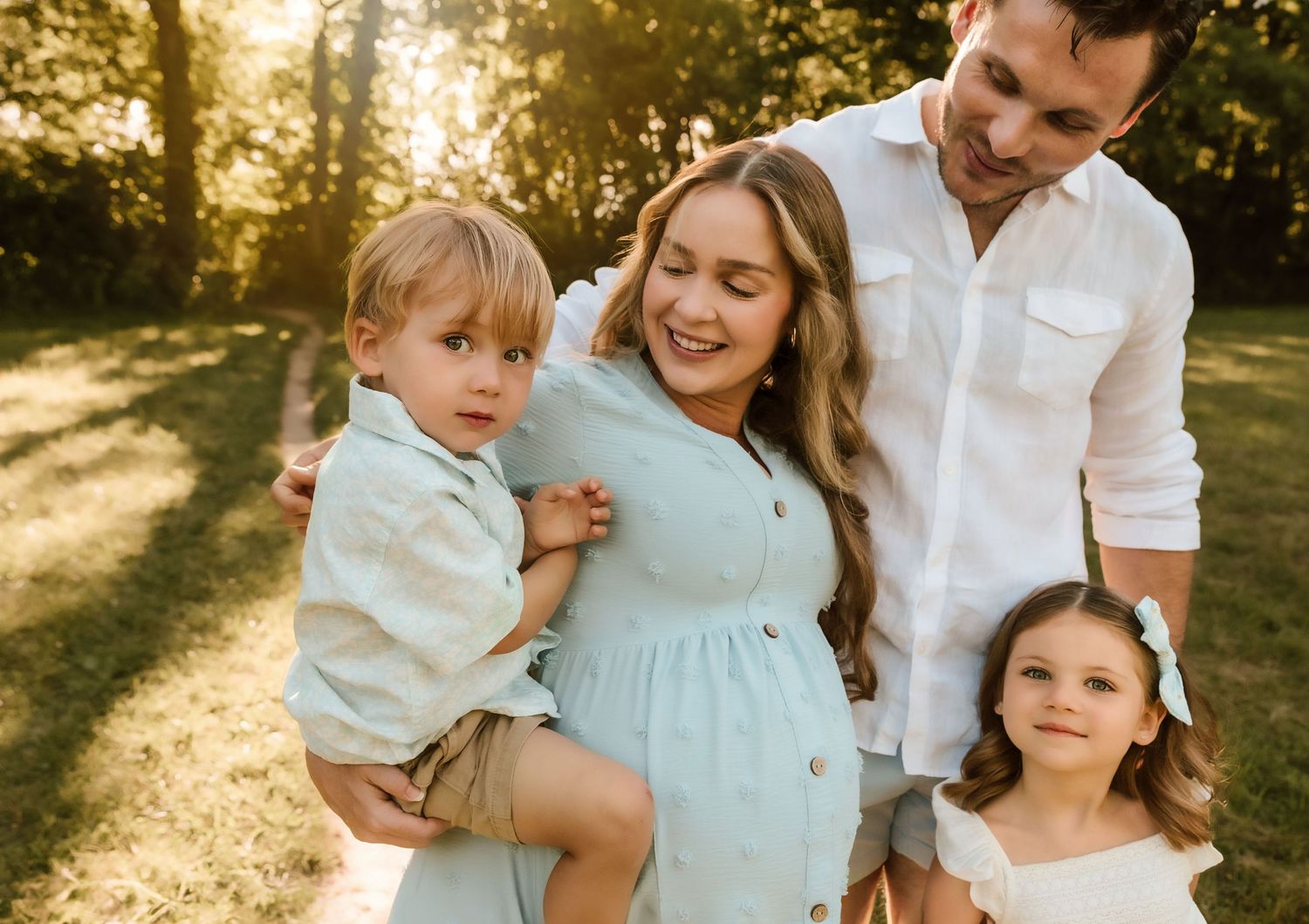 Family maternity session at Farmdale Reservoir