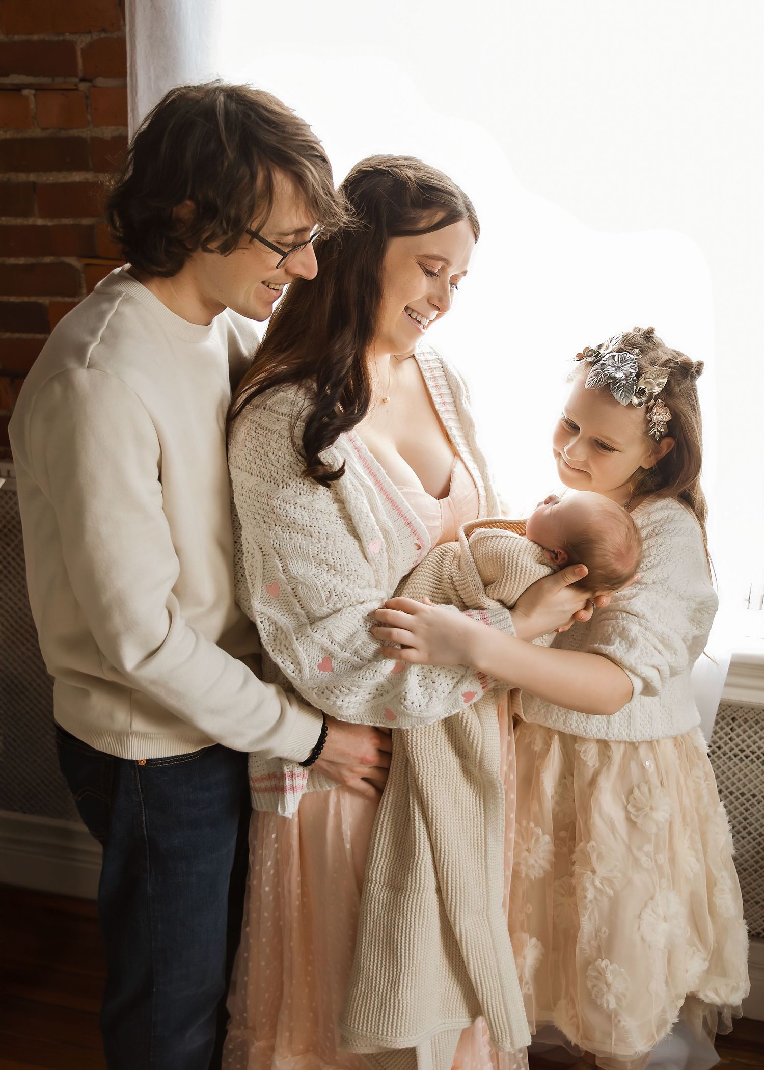 Lifestyle Newborn photoshoot in Central Illinois