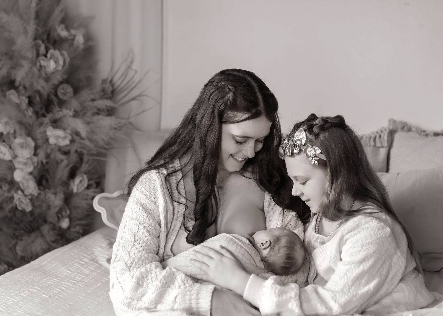 Lifestyle Newborn photoshoot in Central Illinois