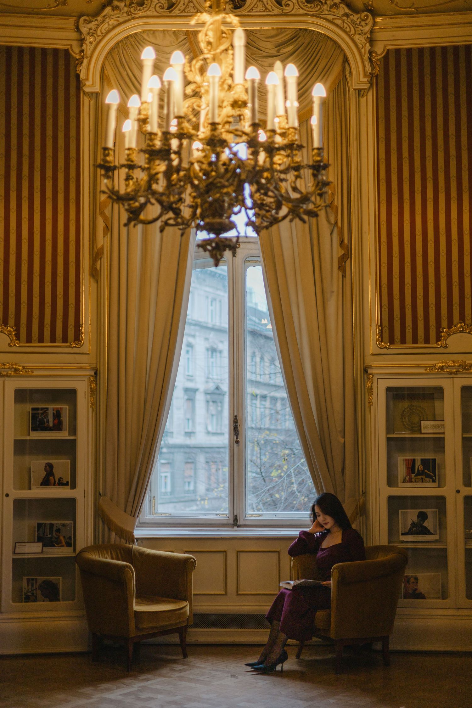 portrait of a girl in Ervin szabo library in budapest