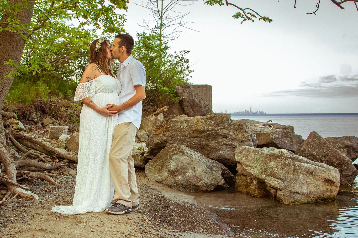 Maternity shoot on the beach Mississauga Port Credit