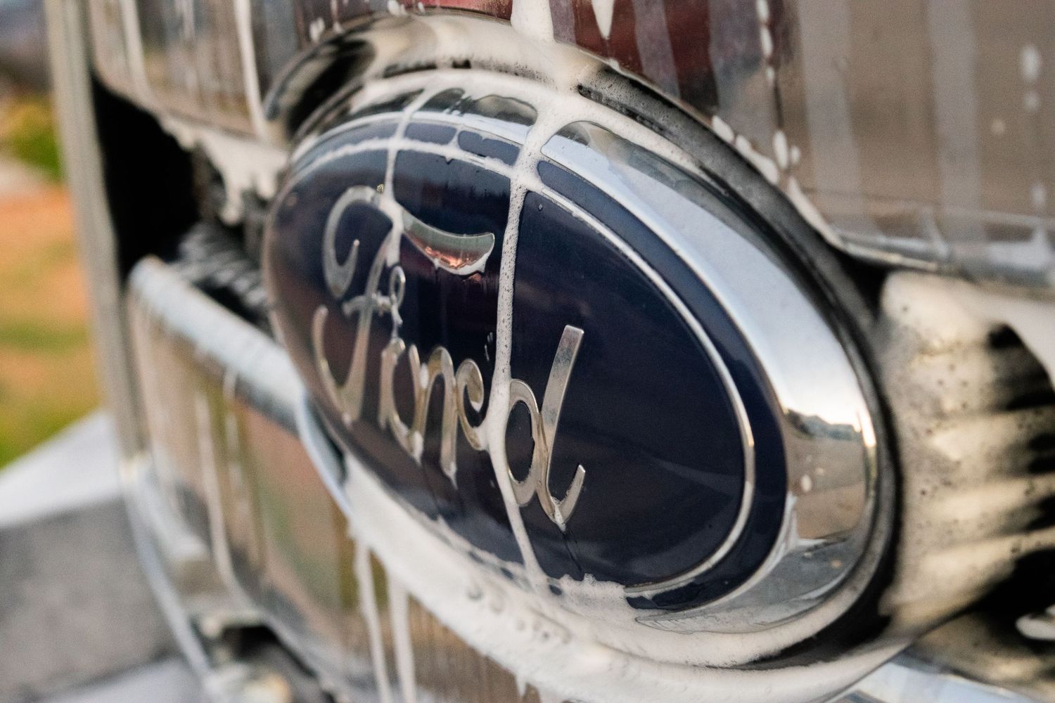 detailing service hand car wash and dry glove mit truck soap suds ford super duty f-250 el paso tx texas apex autoworks power wash