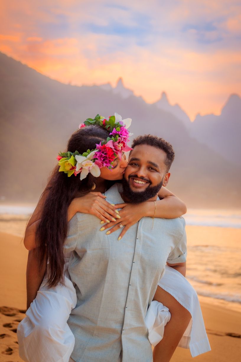 Romantic beach portraits at Tunnels Beach on Kauaʻi’s North Shore