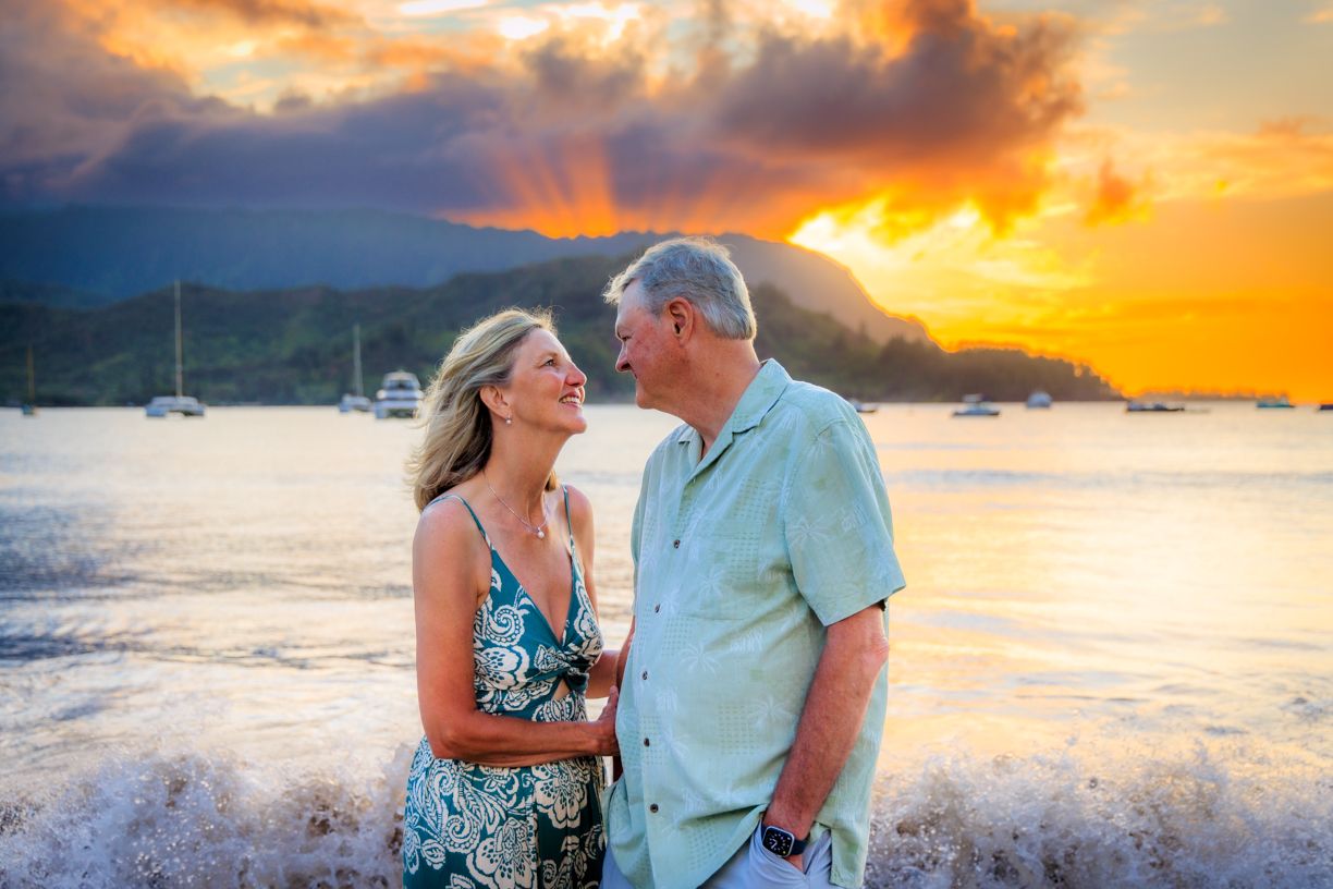 Romantic sunset couples photography in Hanalei, Kauaʻi
