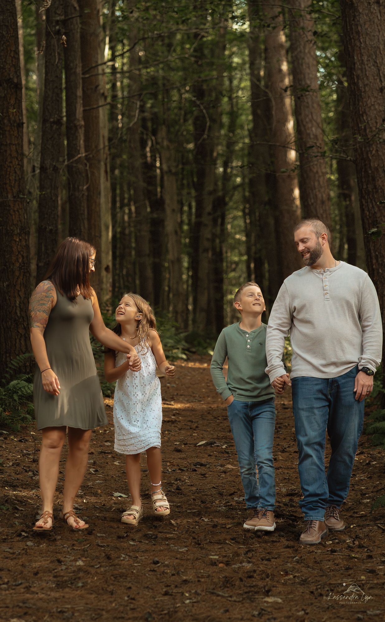 Explore the beauty of nature with forest photography in New York. Capture authentic moments surrounded by trees, sunlight, and adventure.