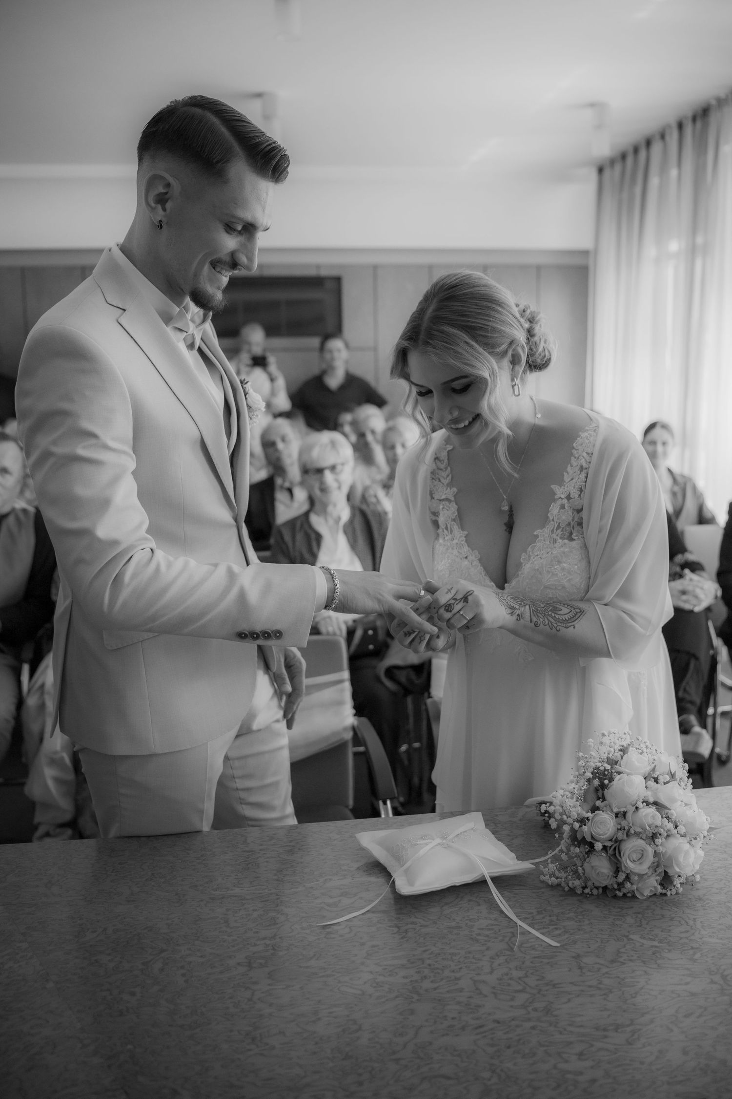 Hochzeitsfotograf Heilbronn,Stuttgart. roots & wander  Fotografie. Standesamt Fotografie. Hochzeitsbilder Stuttgart,Heilbronn. Ronja Warresz