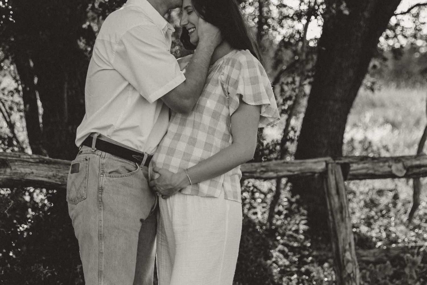 San Antonio Maternity photography by Kori Frazier. authentic, heartfelt moments. Perfect for families looking for natural, timeless photos