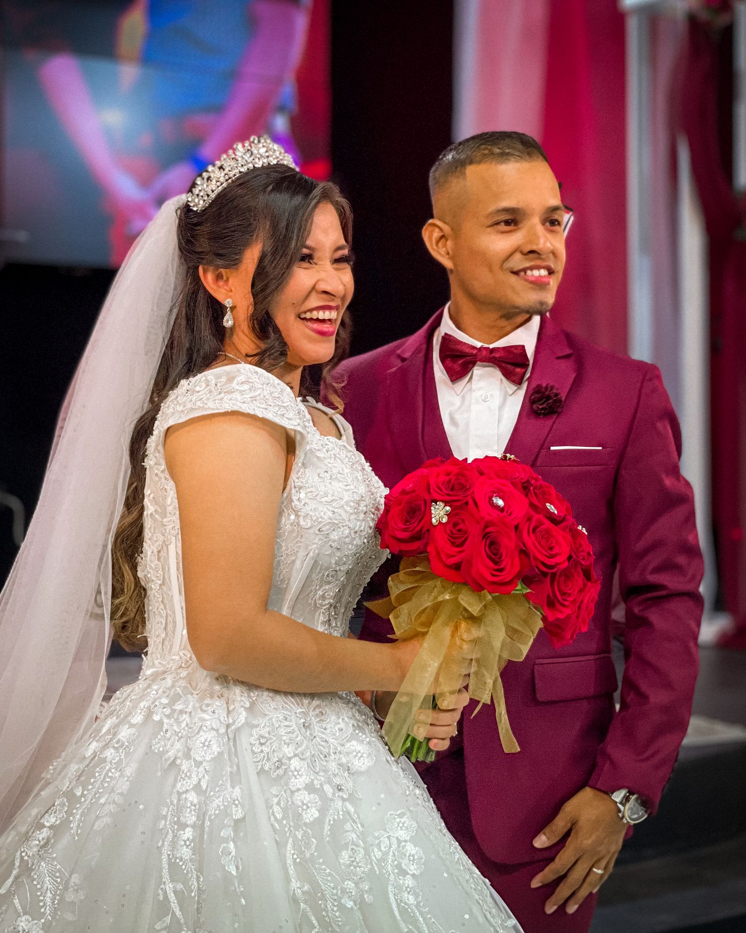Fotografía de bodas en Panamá capturando momentos especiales de parejas durante una celebración elegante