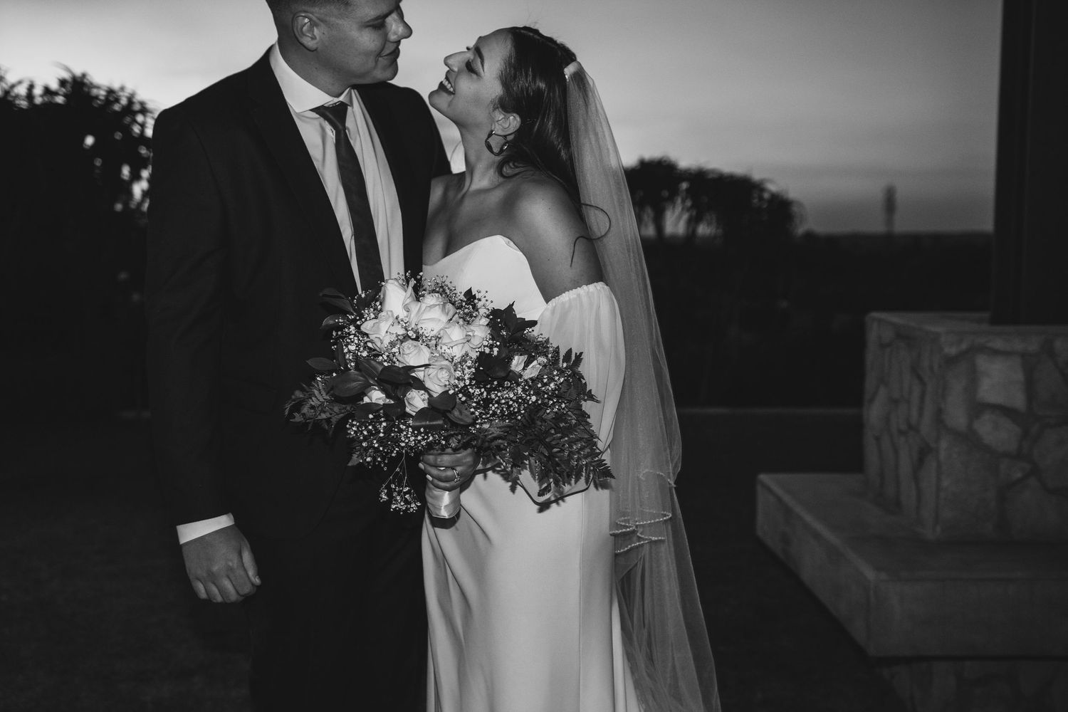 wedding couple looking in each others eys in potchefstroom