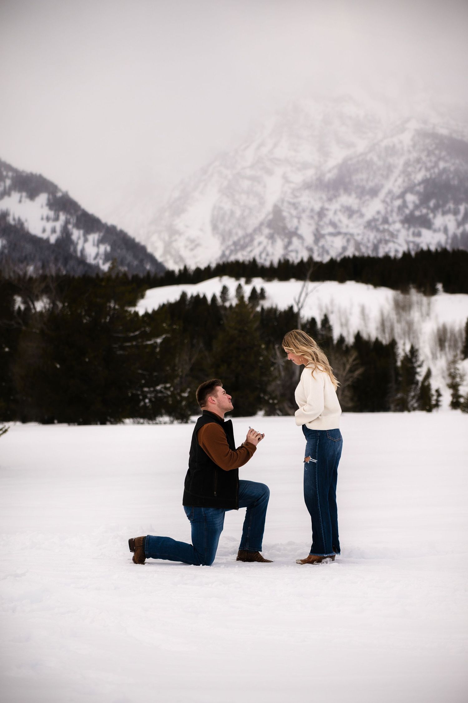 Story-driven wedding and elopement photography in Jackson Hole and beyond. Pine & Palm captures real moments, wild landscapes, and the love