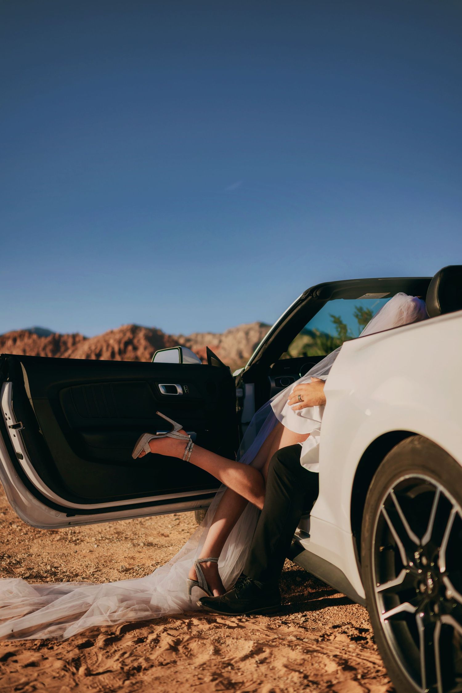 Story-driven wedding and elopement photography in Jackson Hole and beyond. Pine & Palm captures real moments, wild landscapes, and the love