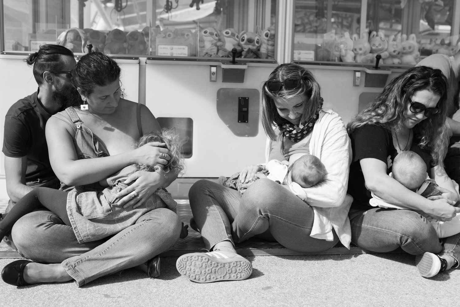evenement jaifaimjemange plusieurs mamans nourrissent leur bébé allaitement à Marseille