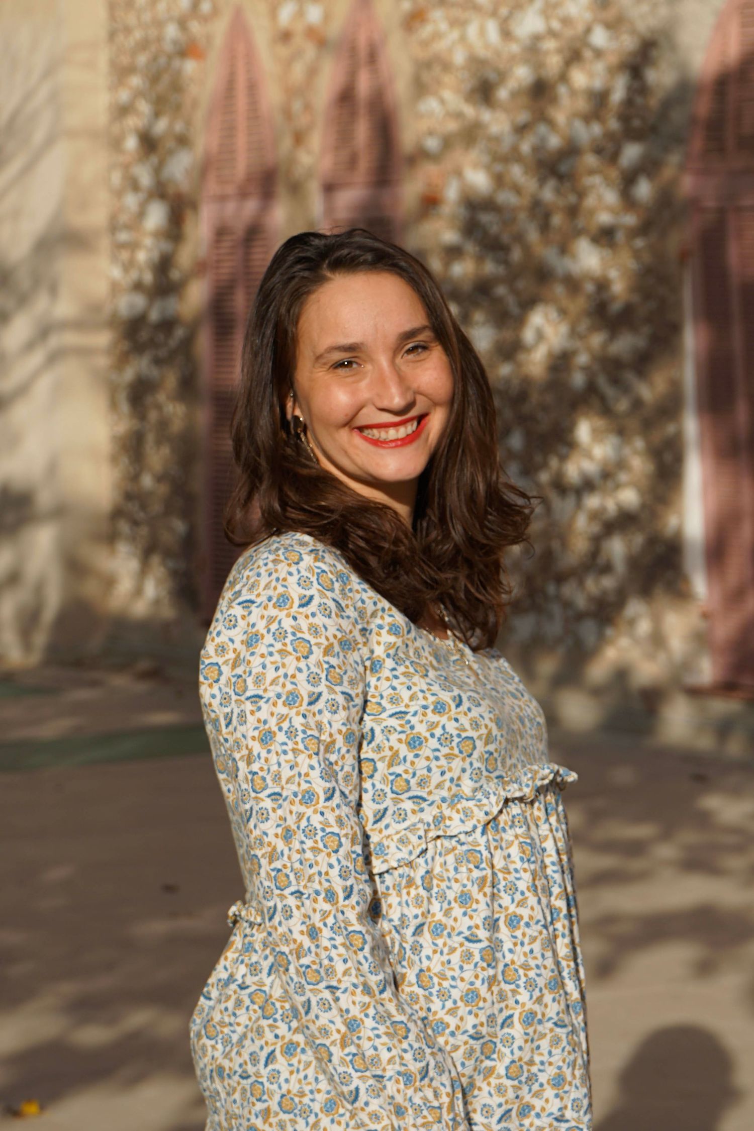 seance photo portrait de femme entrepreneur à Marseille lumière naturelle