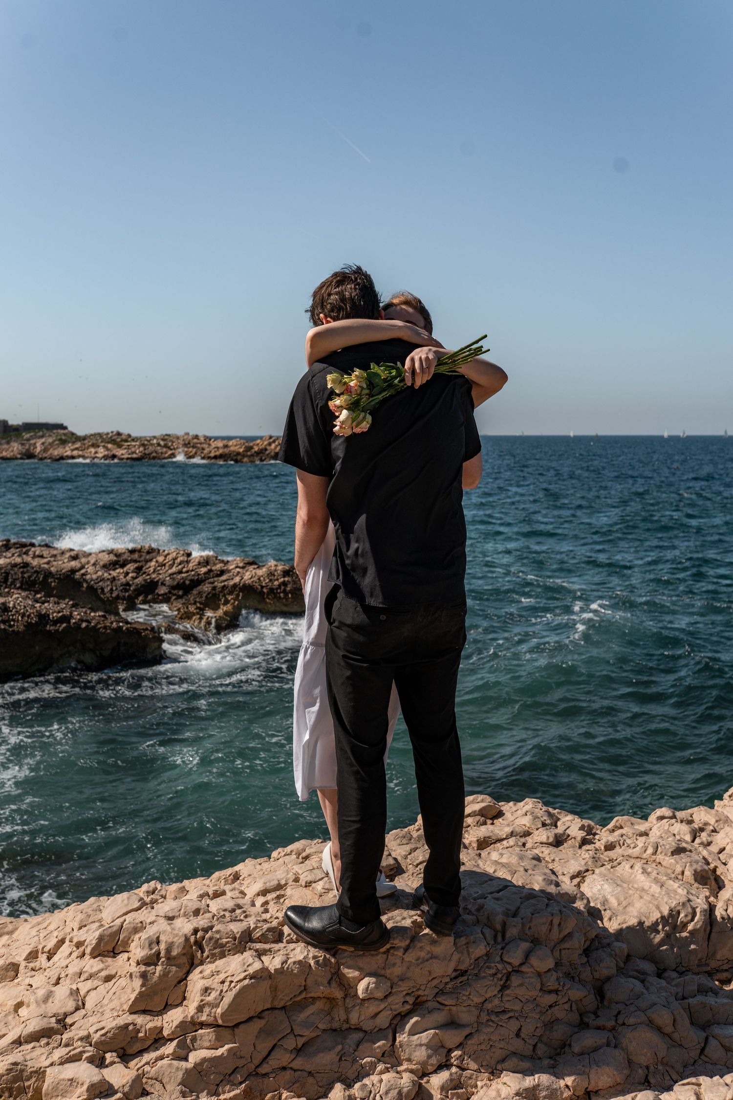 seance photo couple en bord de mer avant mariage