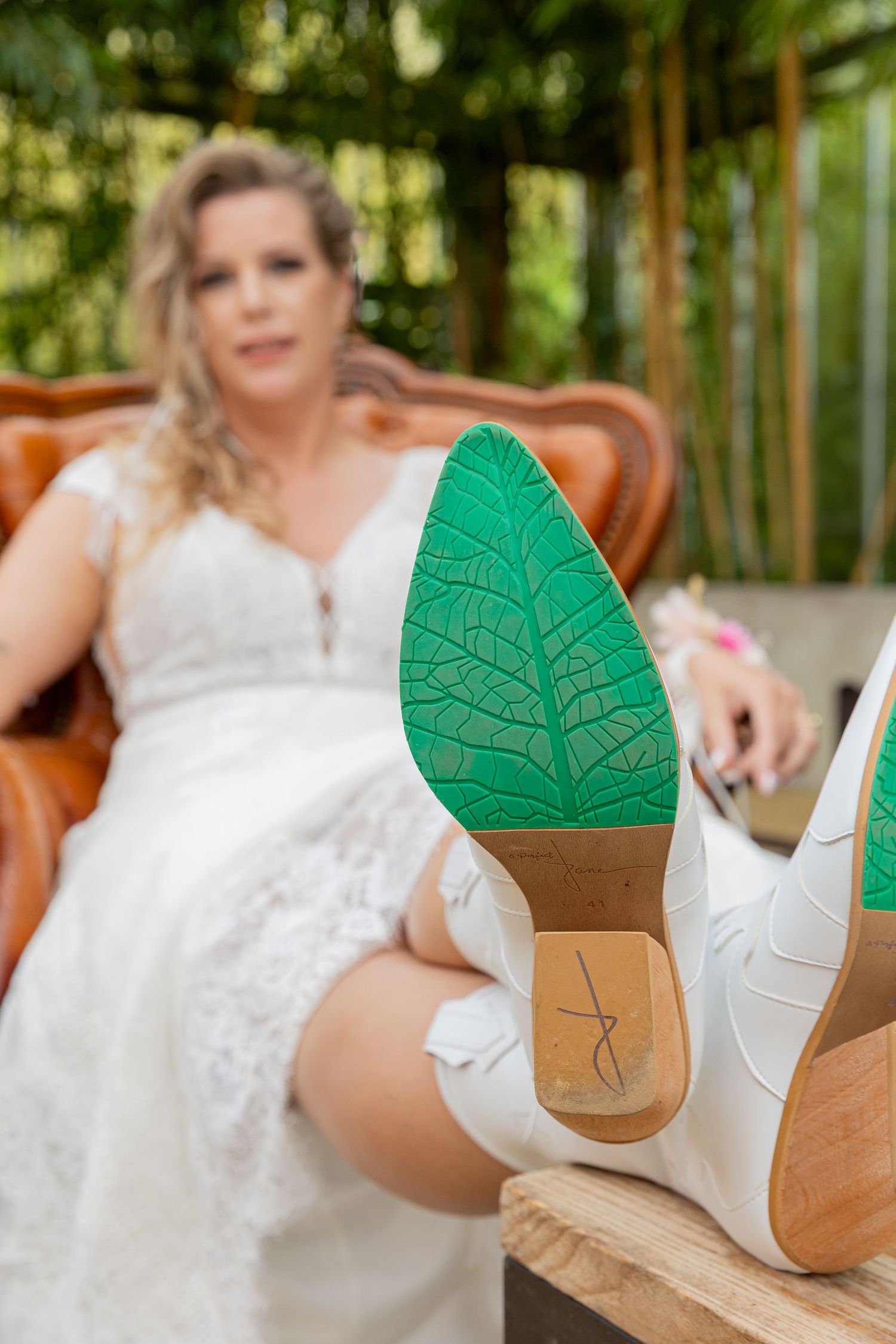 The brides her shoes shows a funny detail