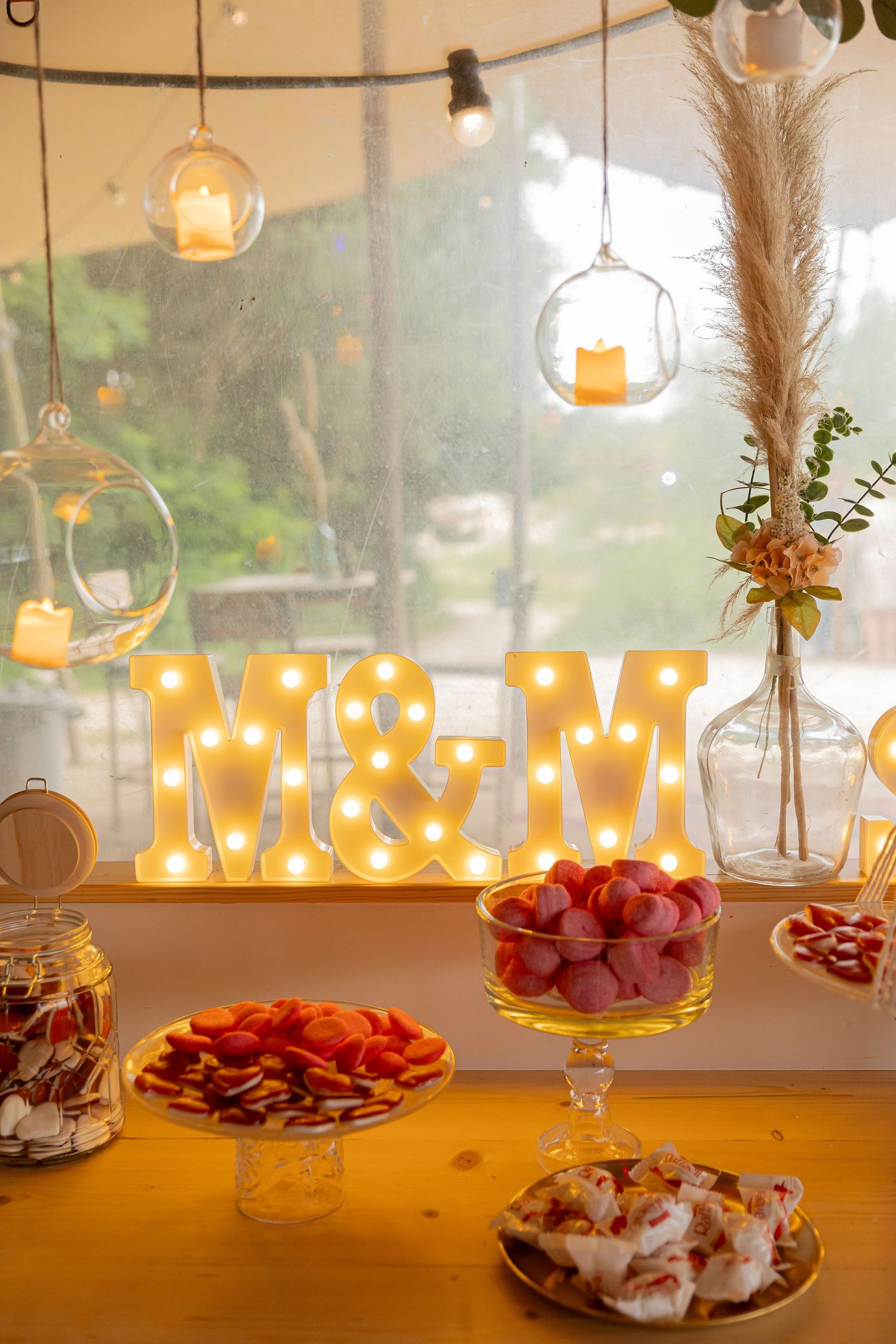Sweets and the letters of the names of the bride and groom