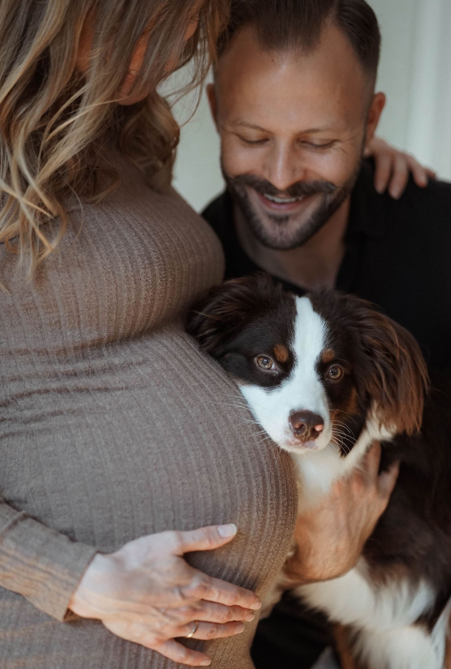 Natürliche Babybauchfotos voller Liebe – professionelle Schwangerschaftsfotografie mit Herz von Nico Bruno Studio in der Lüneburger Heide.