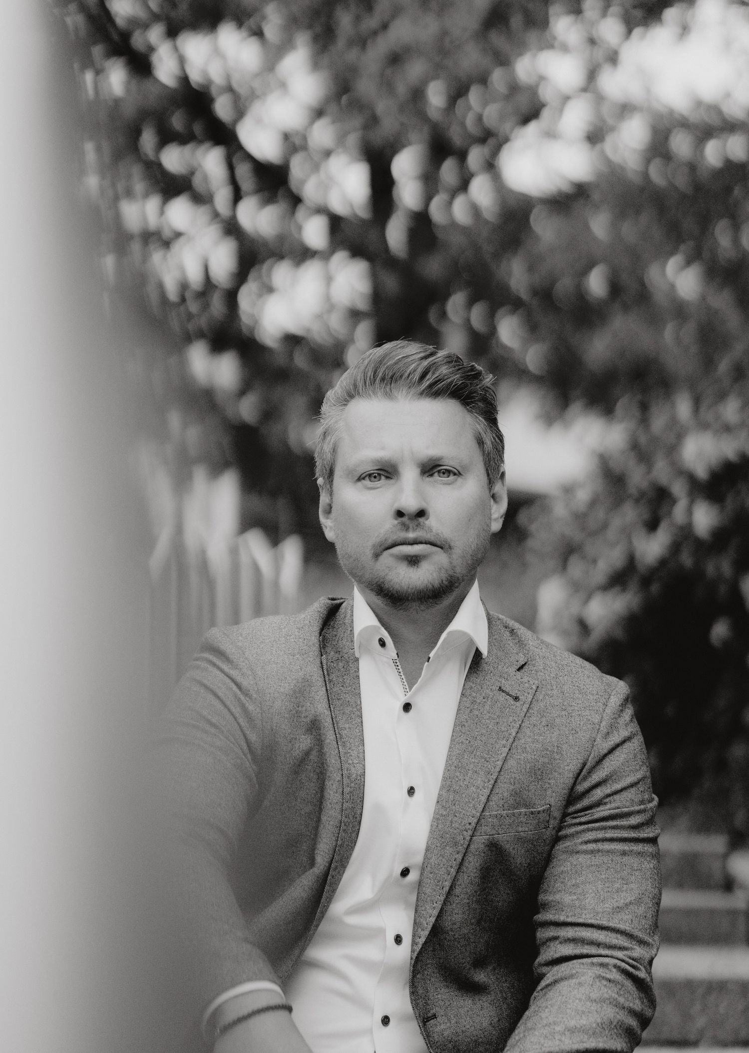 Dein Business authentisch & professionell ins Bild gesetzt – natürliche Businessfotos von Nico Bruno, Fotograf in der Lüneburger Heide.