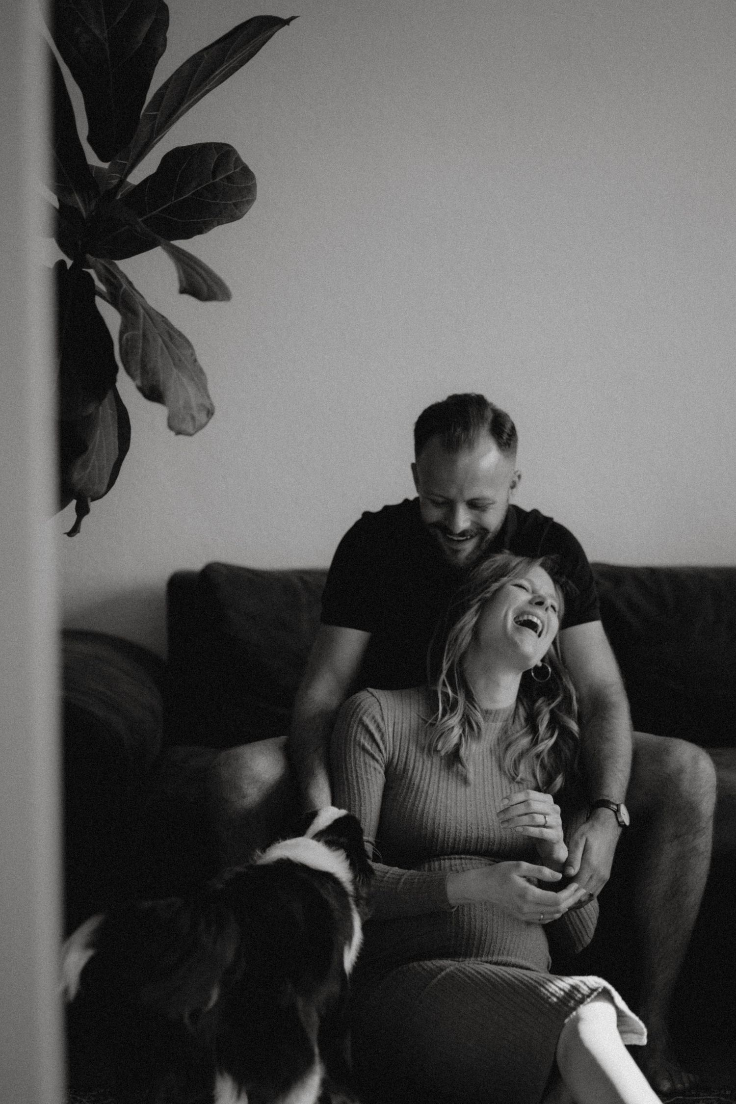 Natürliche Babybauchfotos voller Liebe – professionelle Schwangerschaftsfotografie mit Herz von Nico Bruno Studio in der Lüneburger Heide.