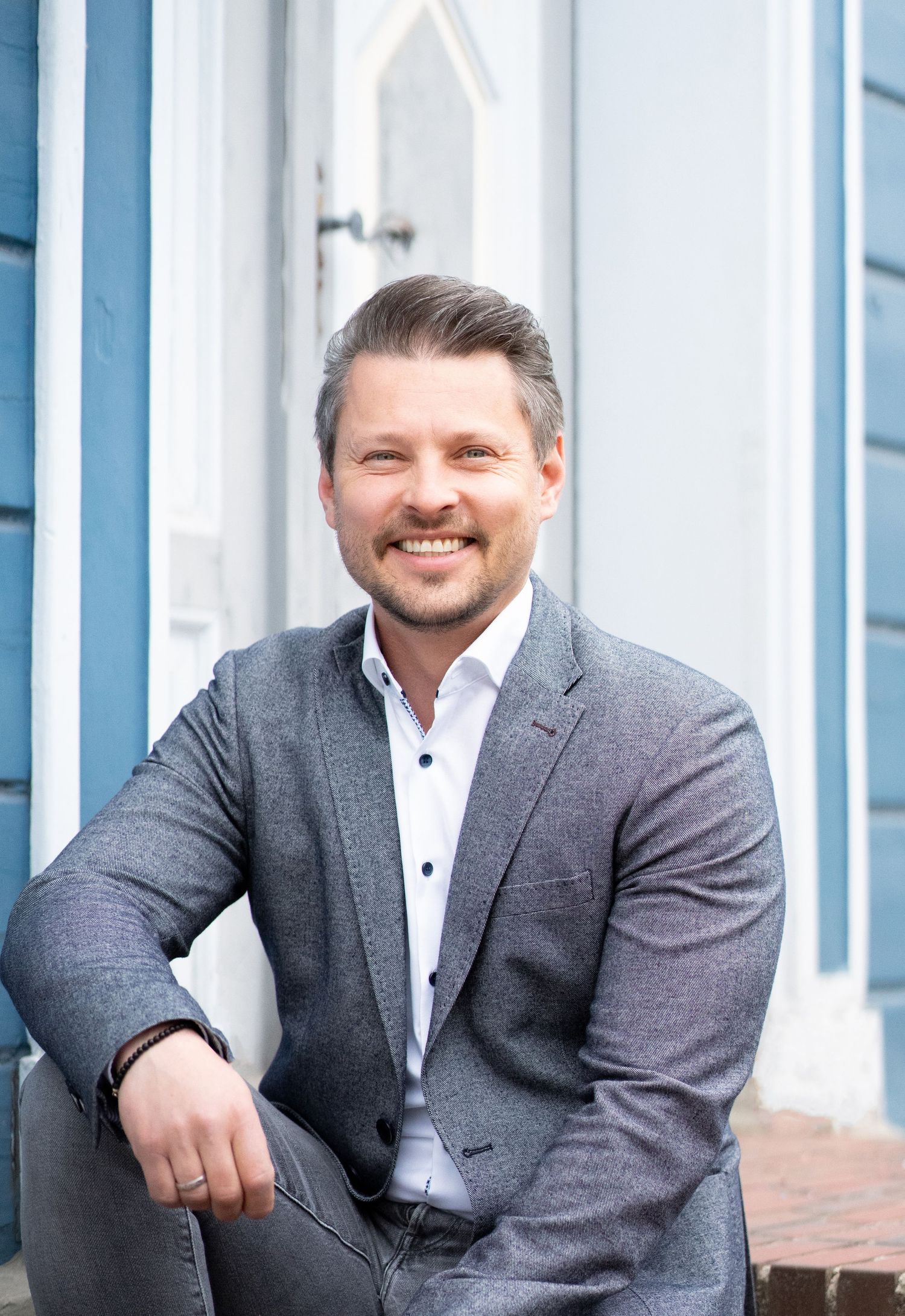 Dein Business authentisch & professionell ins Bild gesetzt – natürliche Businessfotos von Nico Bruno, Fotograf in der Lüneburger Heide.