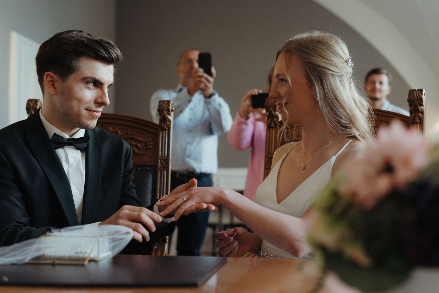 Emotionale Fotos eurer standesamtlichen Hochzeit – natürlich, authentisch & voller Liebe. Nico Bruno Studio – Hochzeitsfotograf in Bispingen