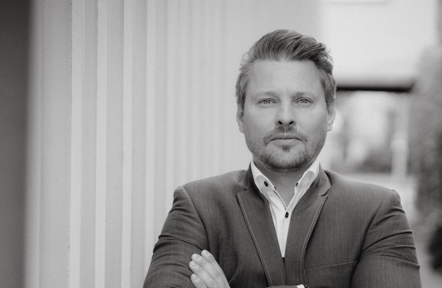 Dein Business authentisch & professionell ins Bild gesetzt – natürliche Businessfotos von Nico Bruno, Fotograf in der Lüneburger Heide.