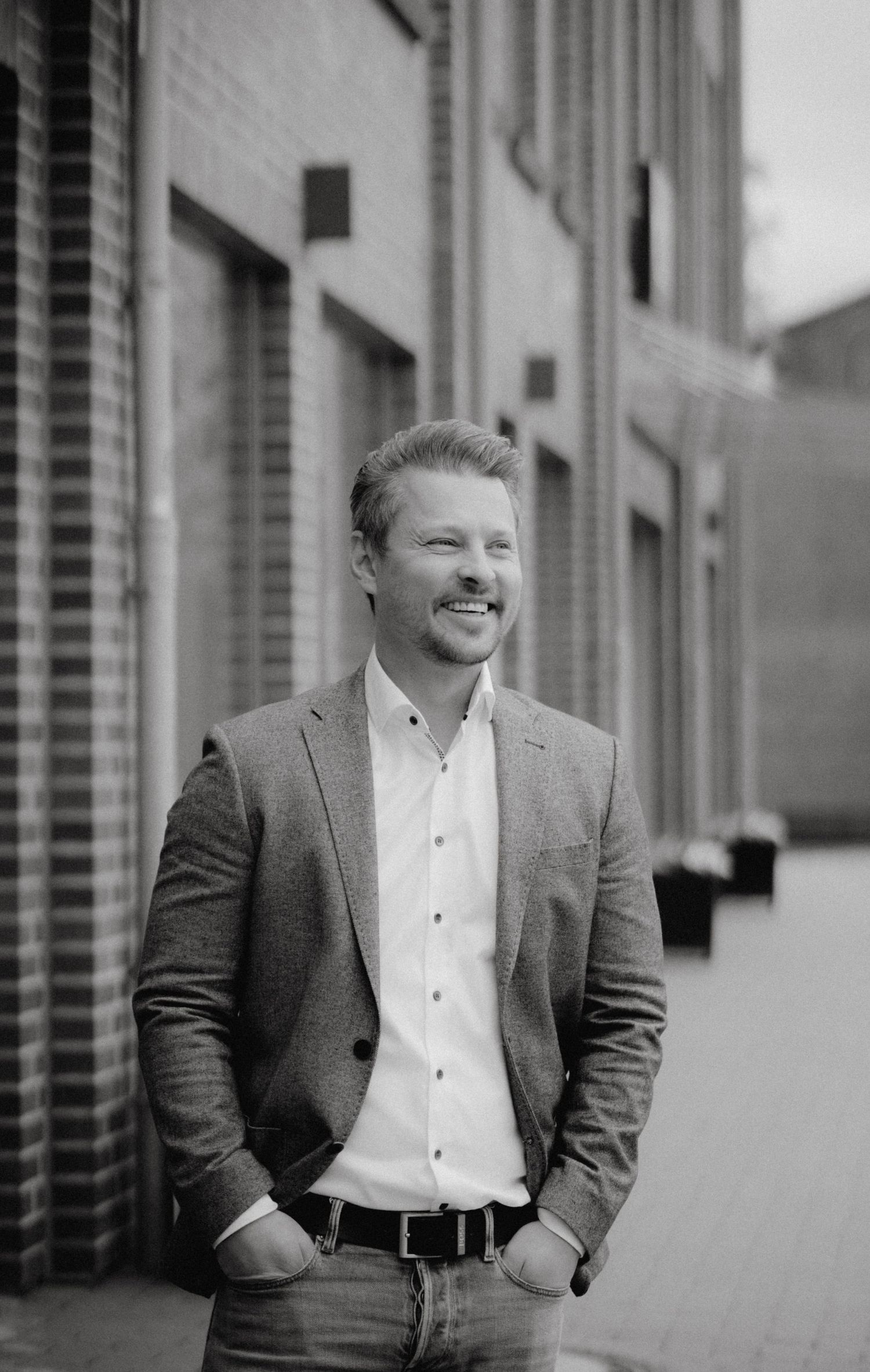 Dein Business authentisch & professionell ins Bild gesetzt – natürliche Businessfotos von Nico Bruno, Fotograf in der Lüneburger Heide.