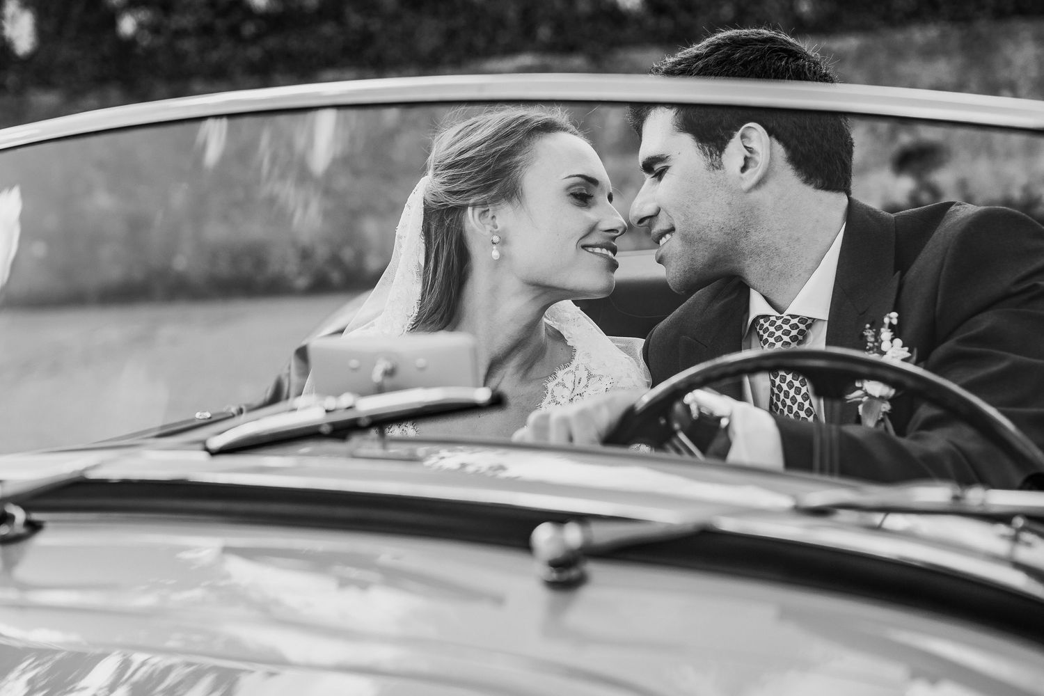 vintage car fine art luxury wedding photographer Portugal Europe