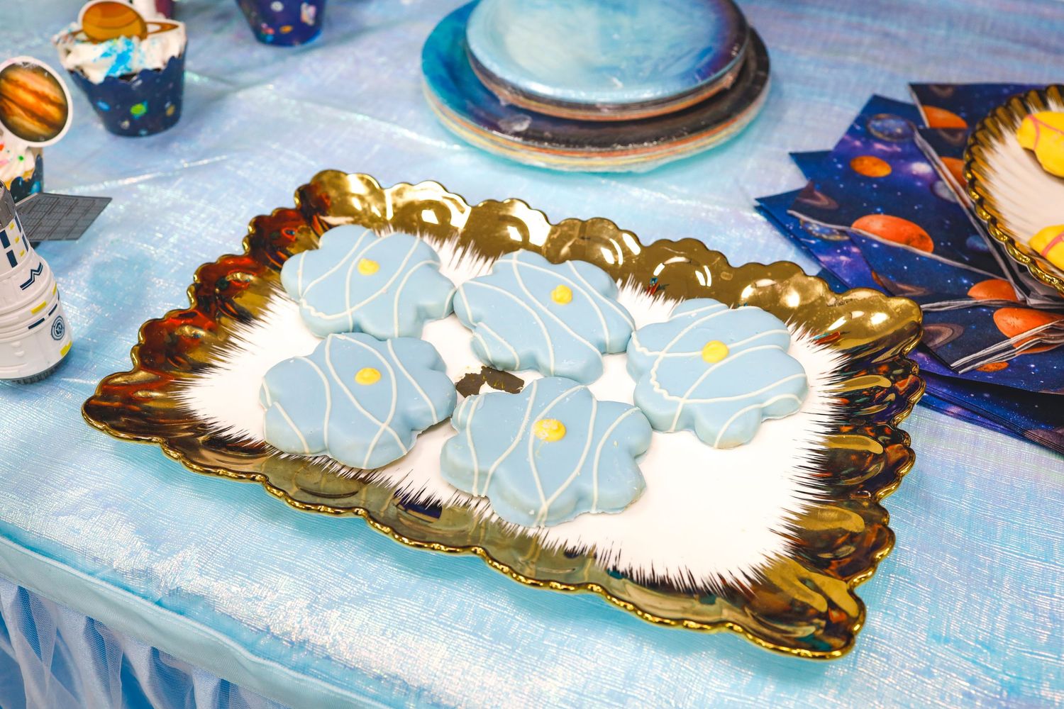 Birthday table decor