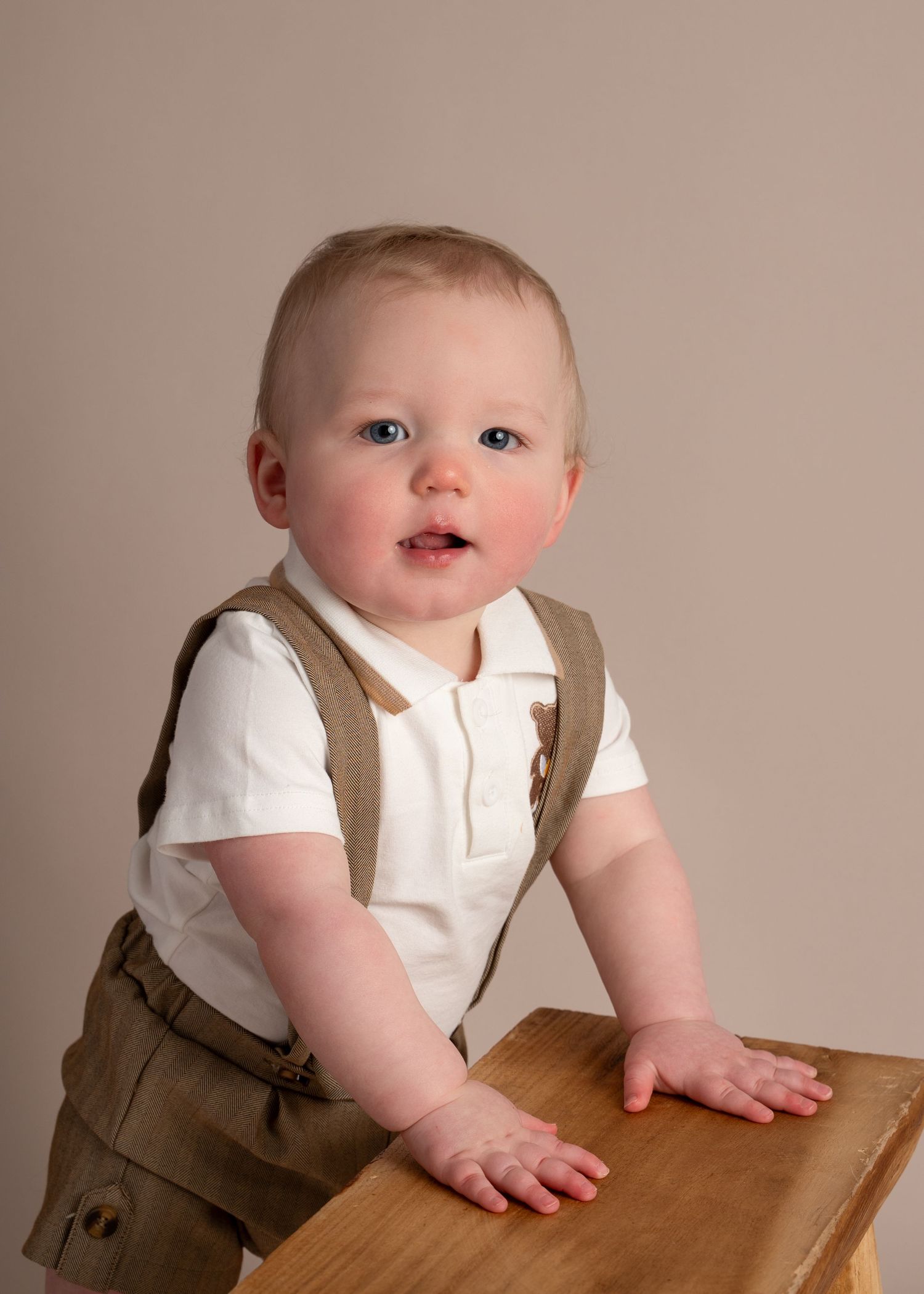 Baby milestone portrait