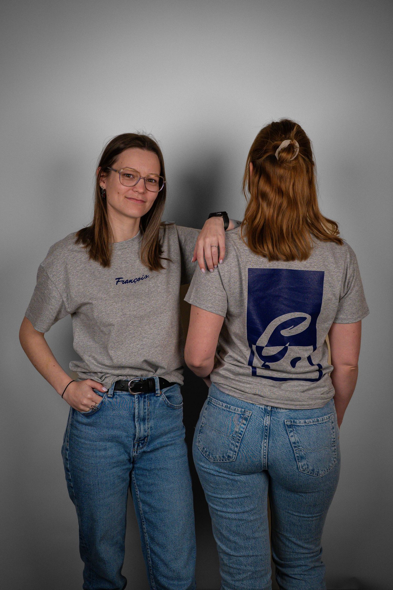 Tshirt van Francois clothing, gedragen door twee vrouwen.