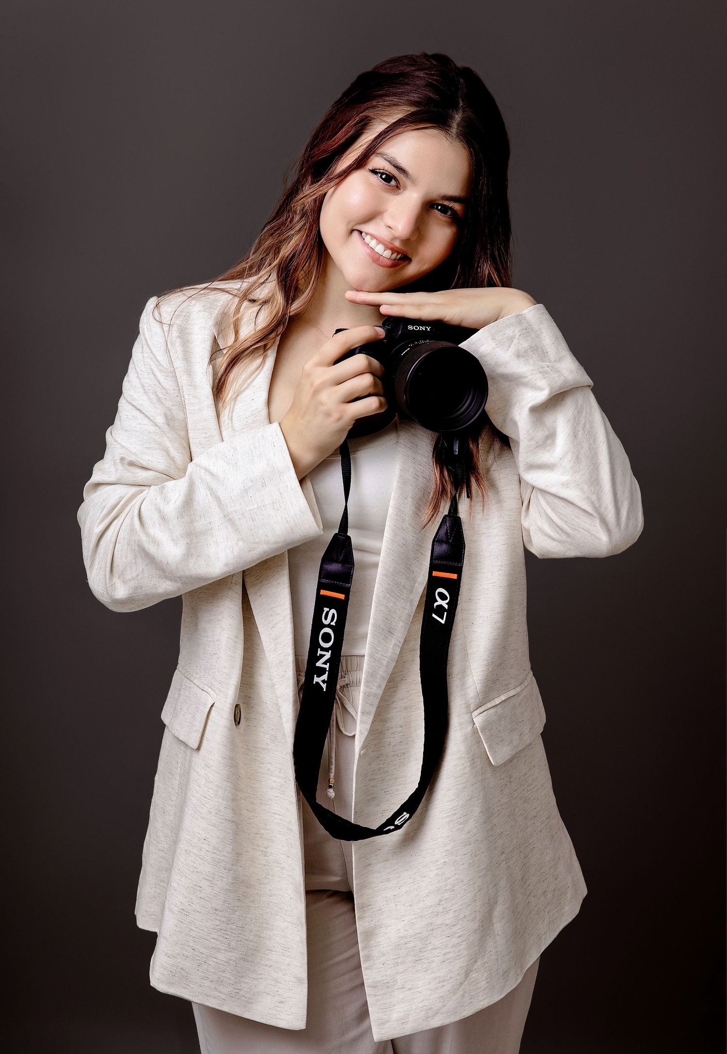 Mima's Photography: bright, emotional portrait of an artist inspired by raw human connections, scenic travel destinations, and genuine love.