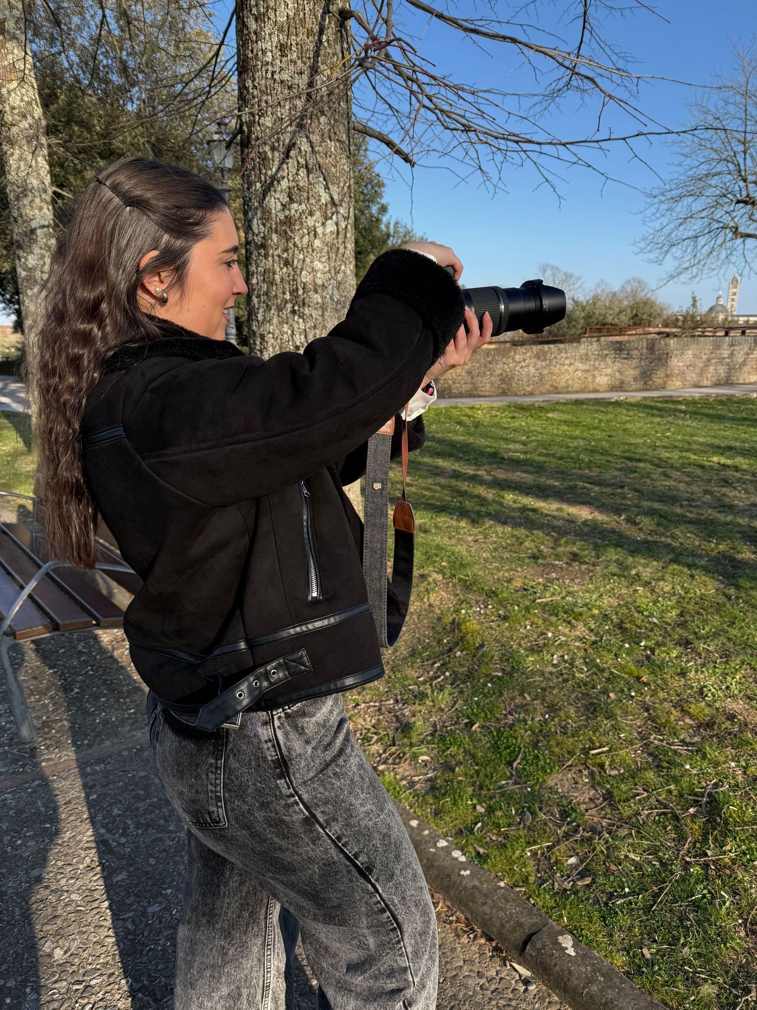 Ritratto di Costanza Rabissi, fotografa e autrice di Con gli occhi di Costanza