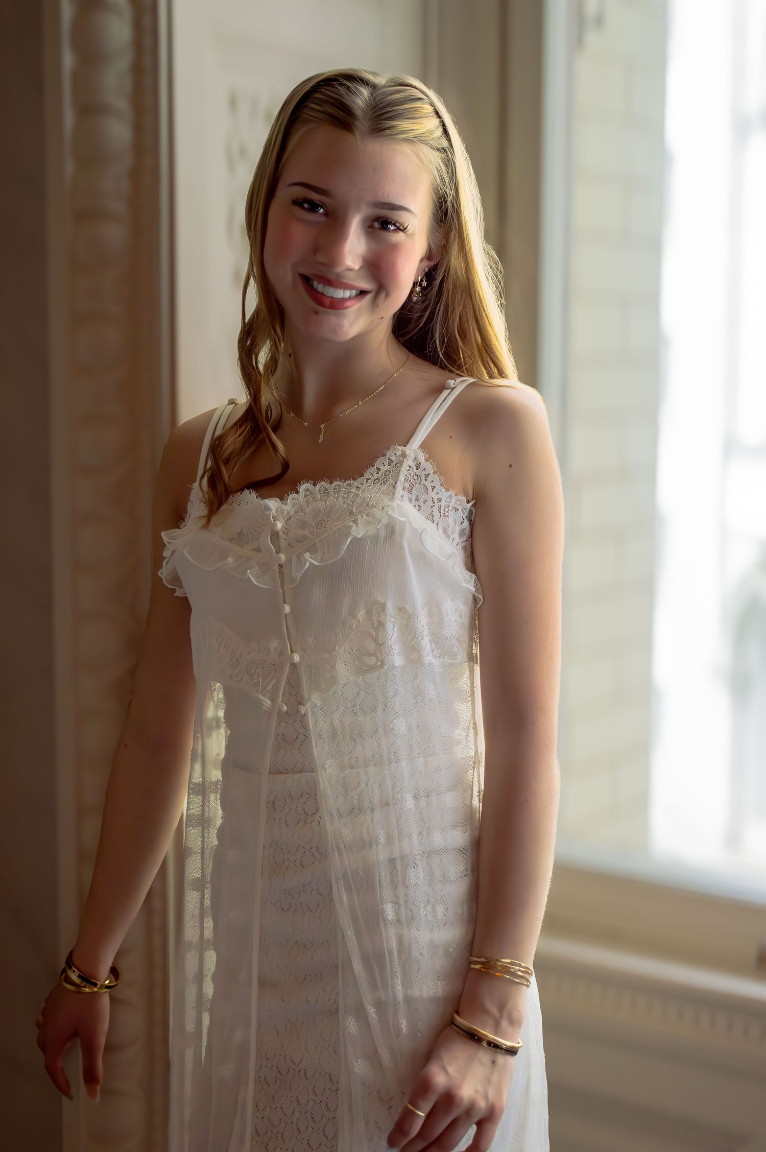 Senior Portrait of a young woman by Raechel Chapman Photography