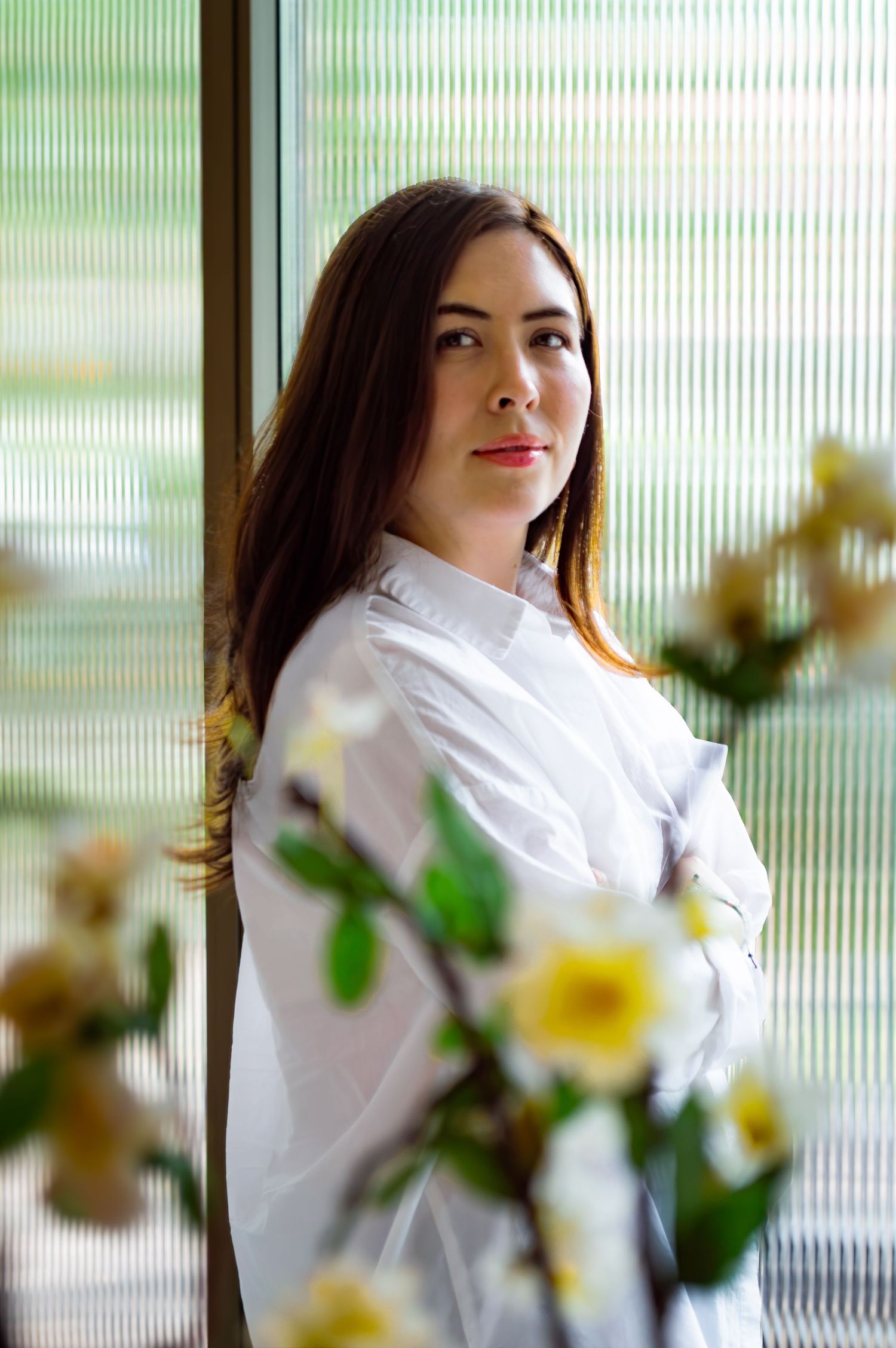 Portrait of a young woman by Raechel Chapman Photography