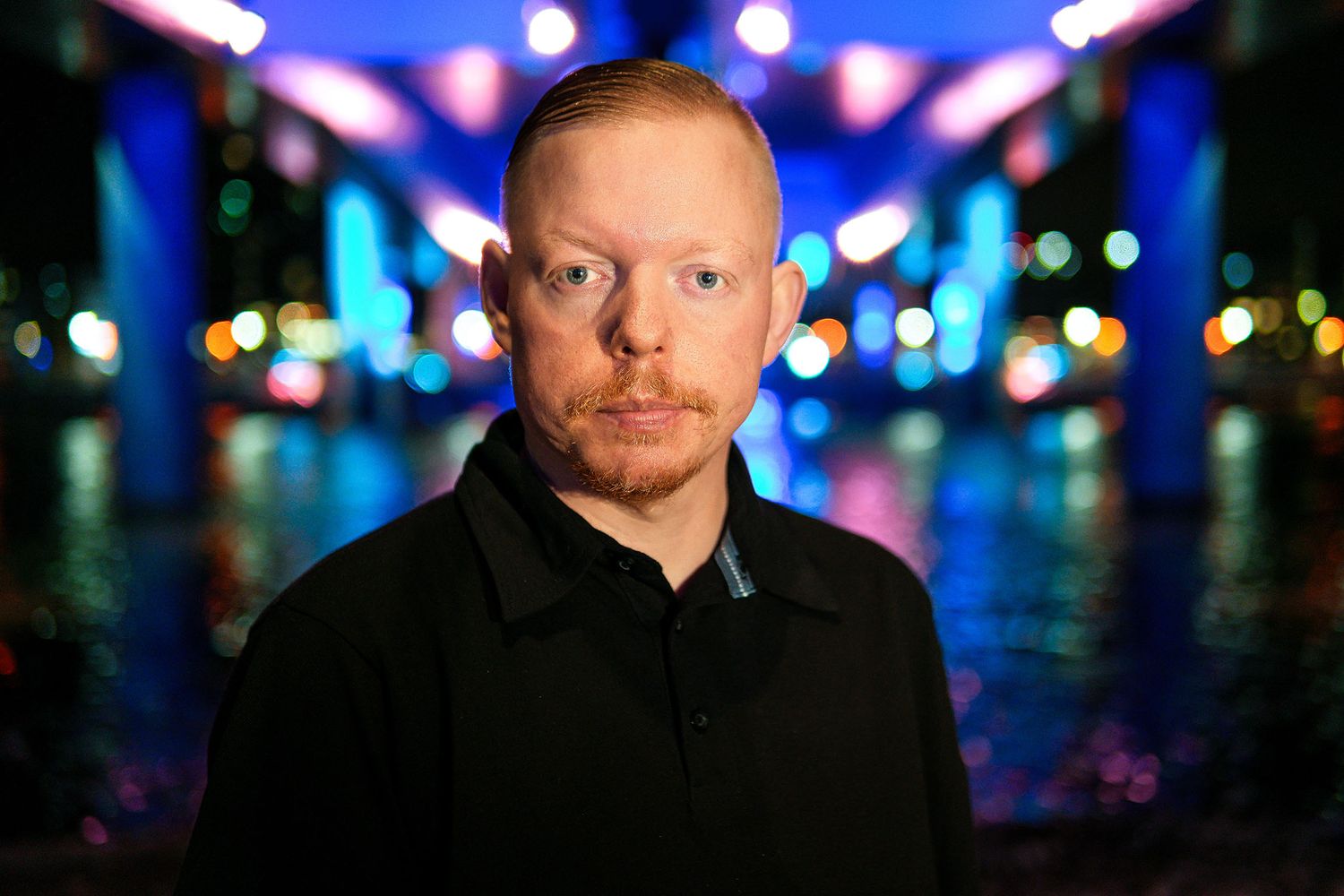 Fotograf Markus Esselmark bakom PhotosByMackan i Göteborg