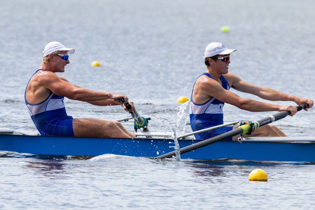 Claire House Photography sports event photograph of two male rowers sweeping in a race.