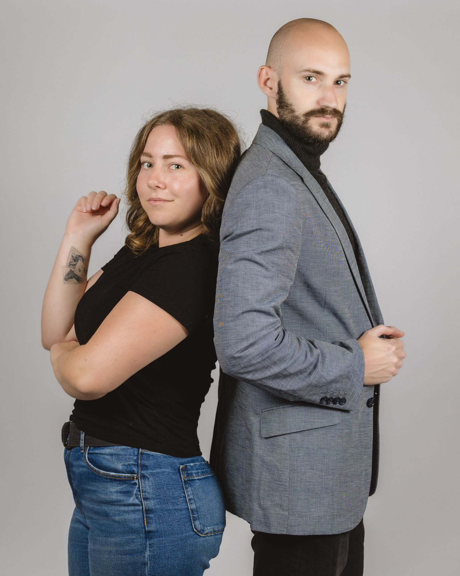Professional Headshots — Clean, confident portraits designed to make a strong first impression.
Studio Portraits — Professional images that