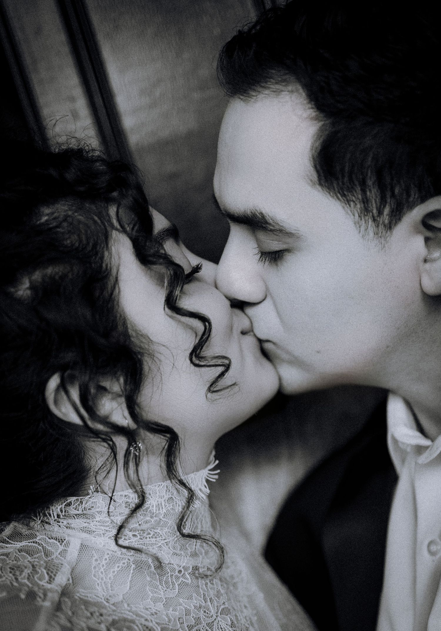 los-angeles-cocktail-bar-engagement-session