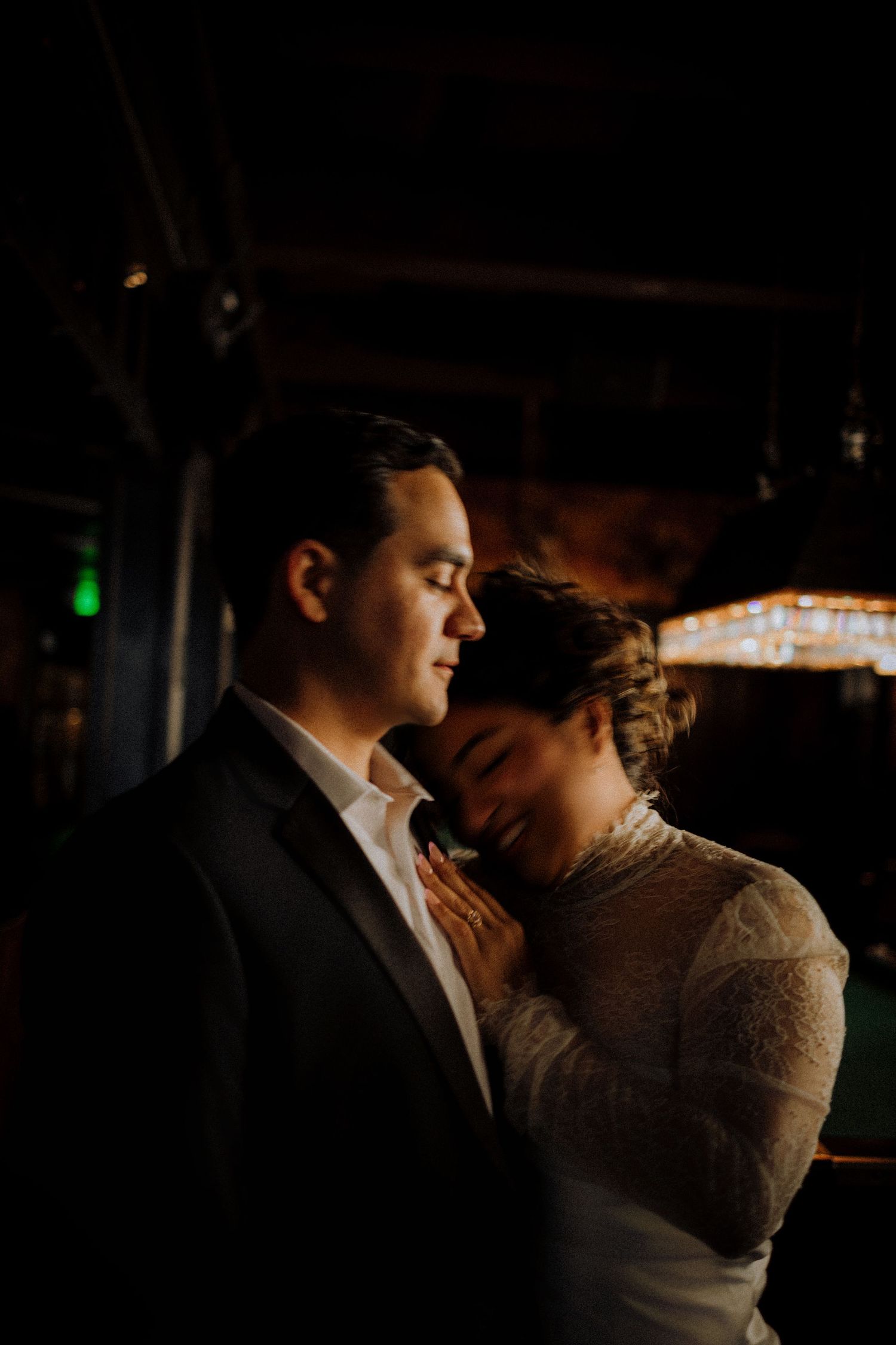 los-angeles-cocktail-bar-engagement-session