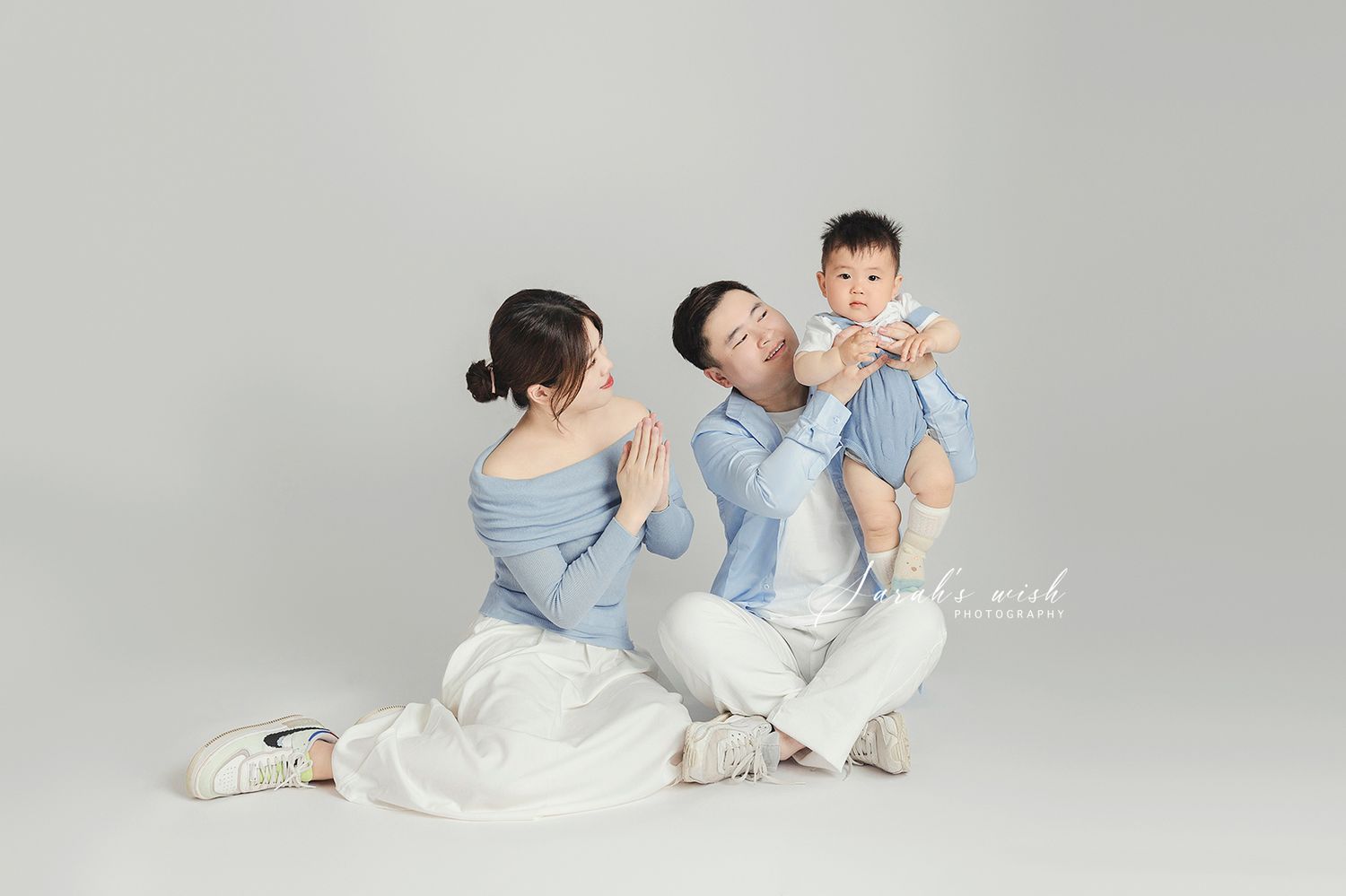 Calgary Newborn, Baby, Maternity, Milestone & Family Photography | 10+ Years Expertise | 100% Client Satisfaction