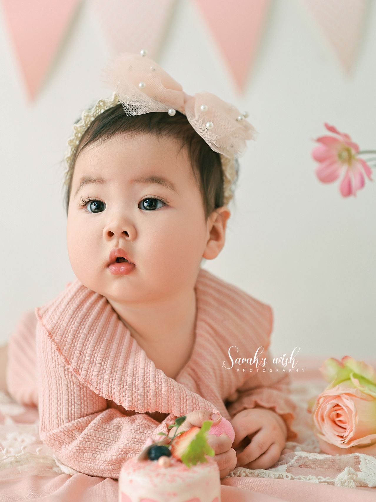 Calgary Newborn, Baby, Maternity, Milestone & Family Photography | 10+ Years Expertise | 100% Client Satisfaction