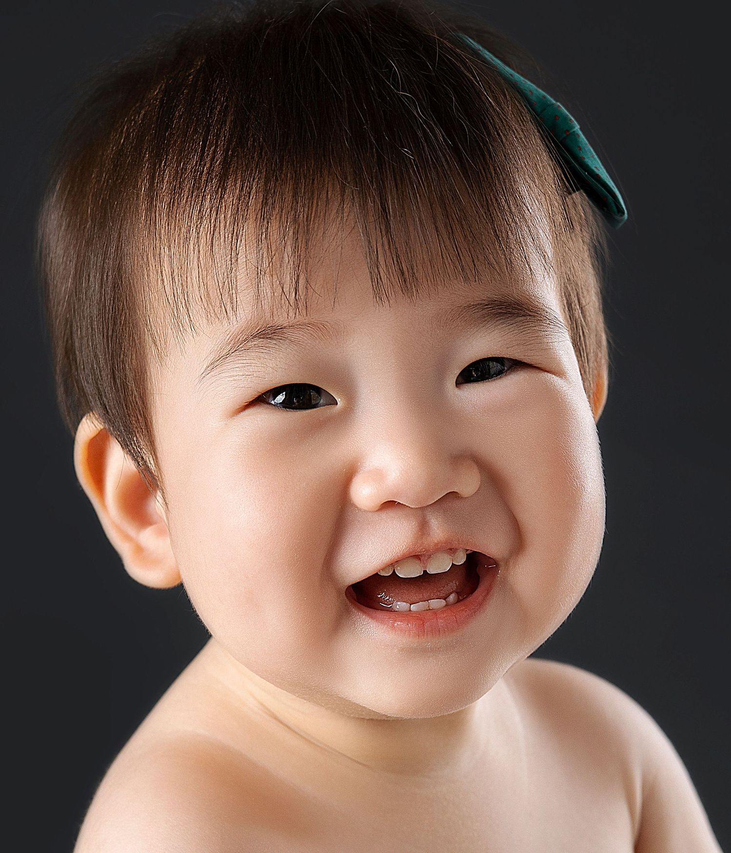 Calgary Newborn, Baby, Maternity, Milestone & Family Photography | 10+ Years Expertise | 100% Client Satisfaction