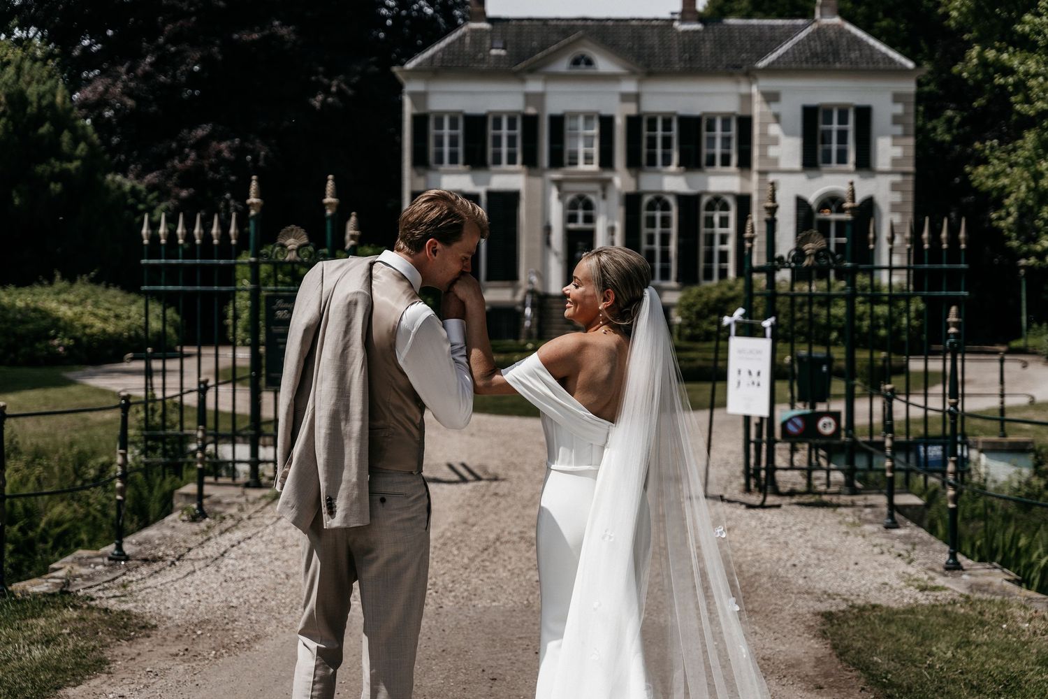 Bruidspaar bruidsfotografie, trouwfotografie kasteel