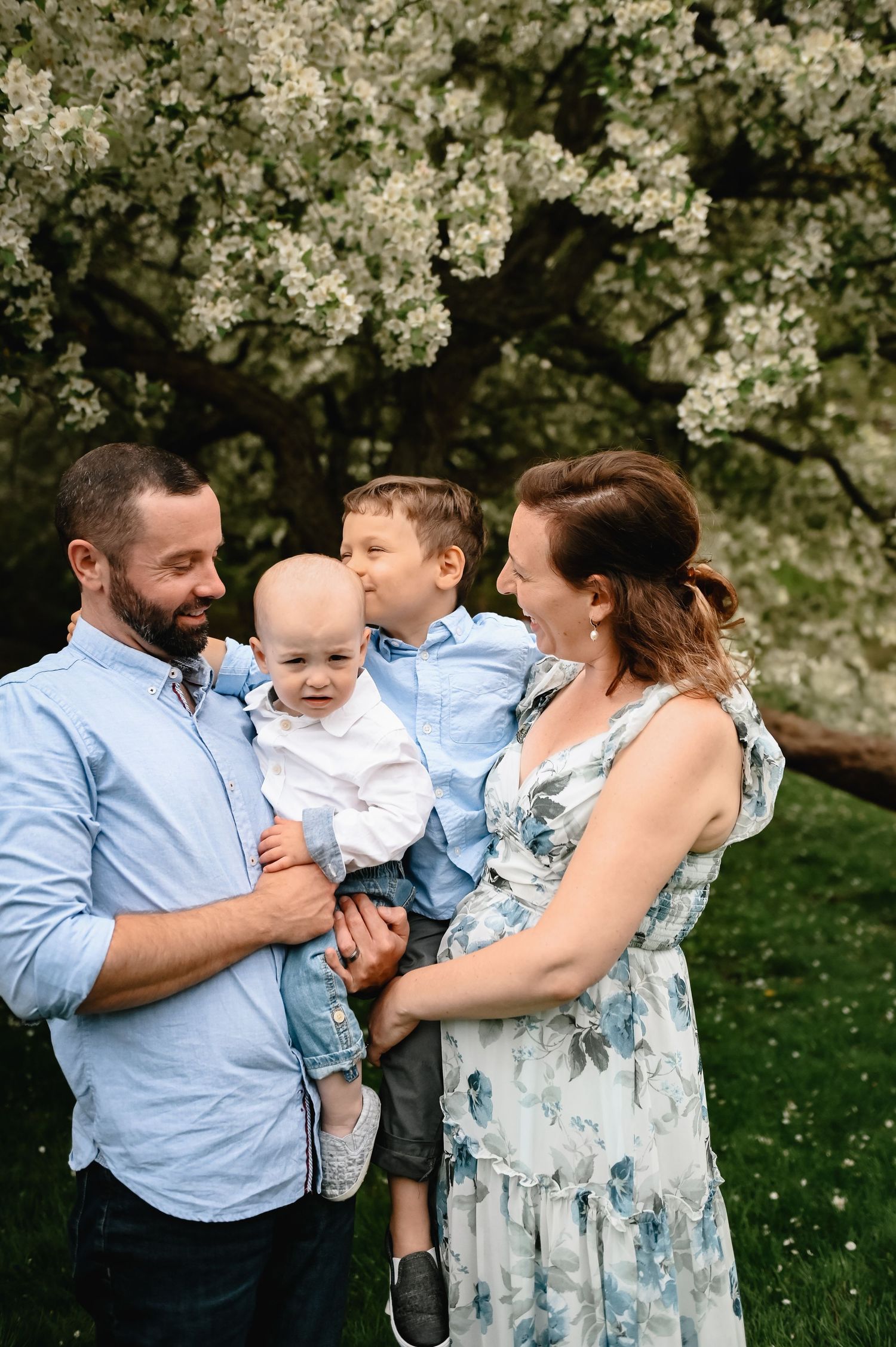 Sturbridge family spring mini photographer