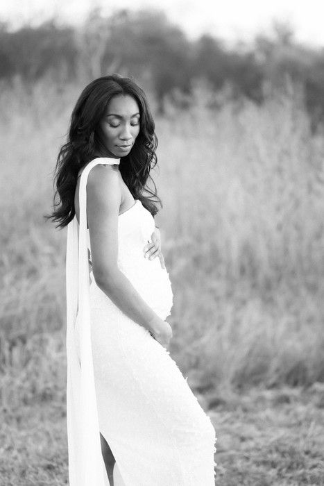 A black and white maternity photoshoot sequence shows a woman in a flowing white dress posing in a natural outdoor setting.
