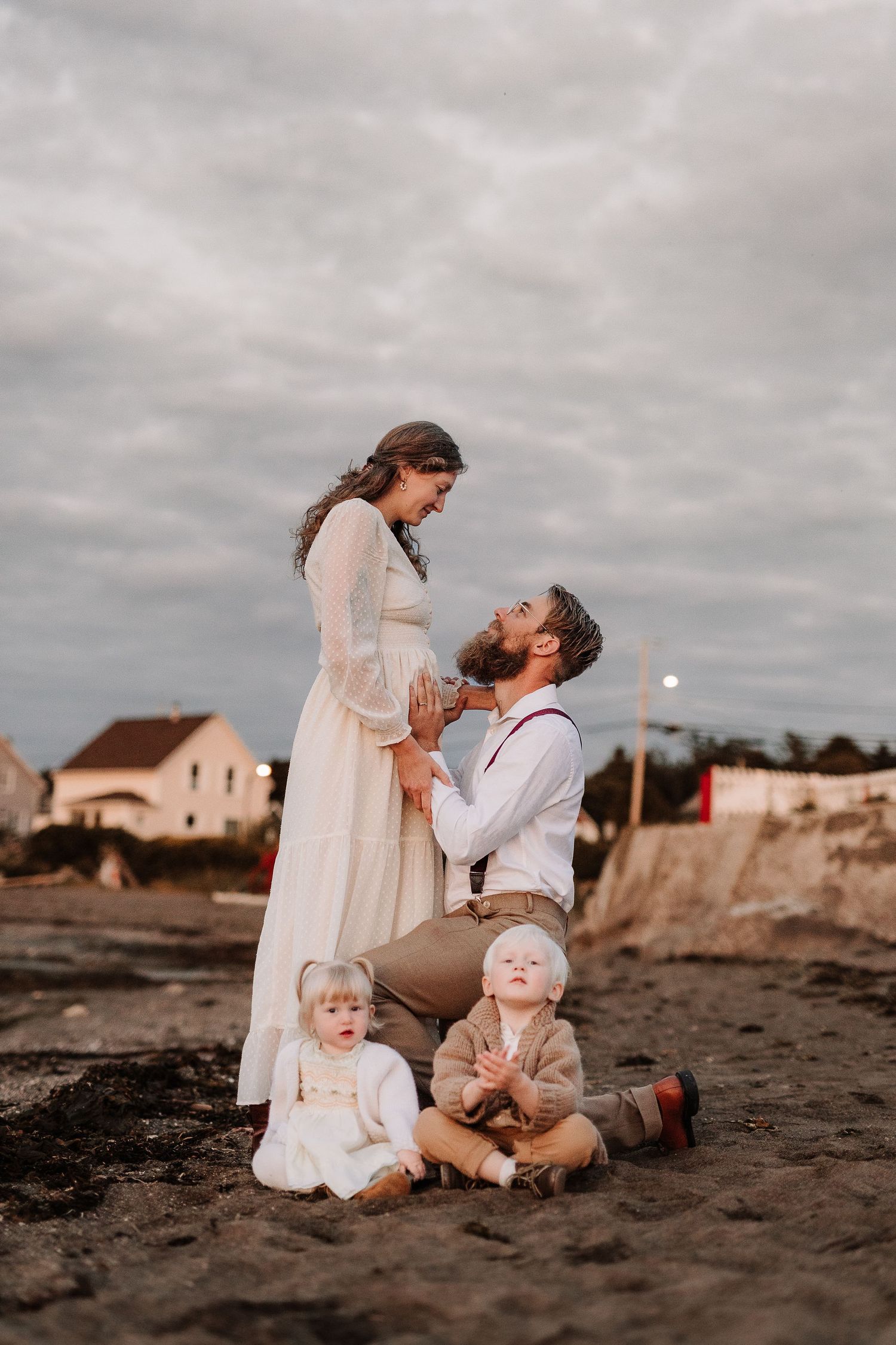 Famille, plage, coucher de soleil, maternité