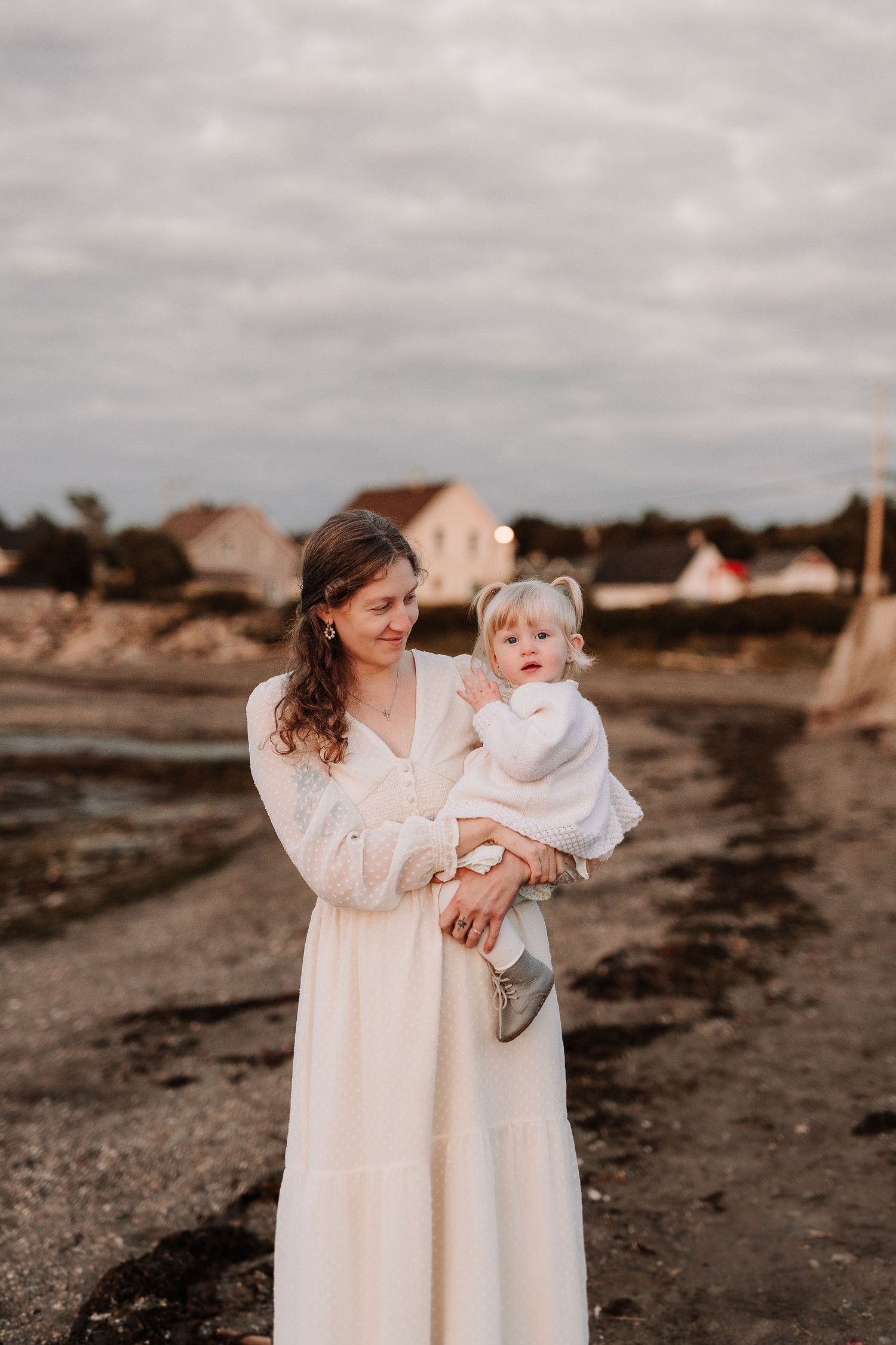 Famille, plage, coucher de soleil